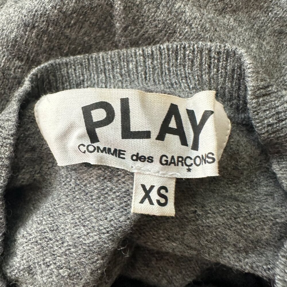 Comme Des Garçons Play Women's Red Heart CDG Cardigan Wool Sweater Size XS Butto - Picture 2 of 8